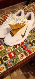 Nike nuove con etichetta