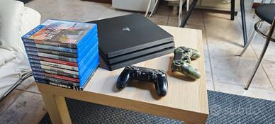 Ps4 Pro 1TB + 2 controller + 17 giochi