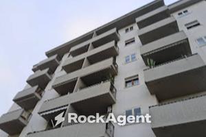 Appartamento di 100 m² con più di 5 locali e box a