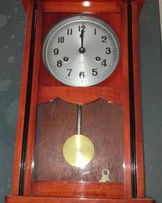 Vecchio orologio a pendolo da parete Polaris
