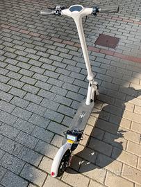 MONOPATTINO ELETTRICO MASERATI