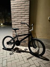 BICICLETTA BMX