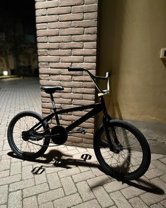 BICICLETTA BMX