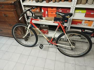MTB rossa