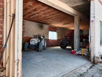 Capannoni magazzini cascine