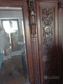 Armadio stile Rinascimento fine 800 primi 900