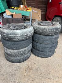 Cerchi in ferro r13 gommati