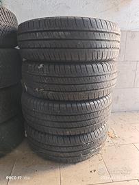 Michelin Agilis 235/65 R16