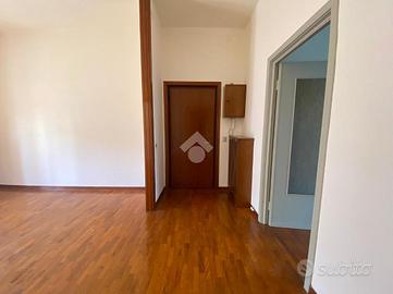 4 LOCALI A PONTECURONE