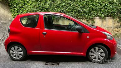 TOYOTA AYGO ROSSA