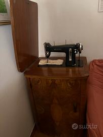 Macchina da cucire Necchi