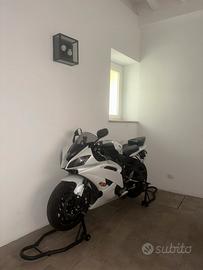 Yamaha r6 2011