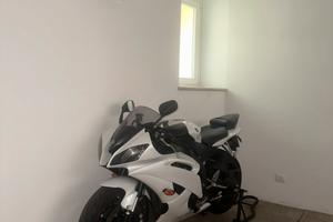 Yamaha r6 2011