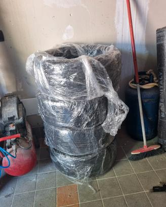 gomme bridgestone quattro stagioni 215/40/R17