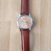 orologio da polso nuovo