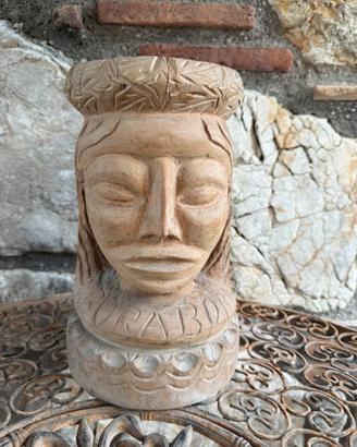 Scultura in legno fatta a mano
