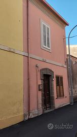 Ittiri casa Indipendente 2 piani con cortile