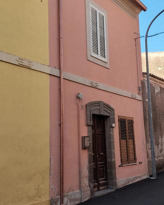 Ittiri casa Indipendente 2 piani con cortile