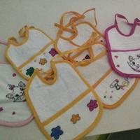 bavaglini ricamati a punto croce