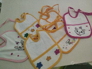 bavaglini ricamati a punto croce