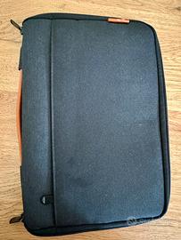 Inateck custodia per laptop e surface