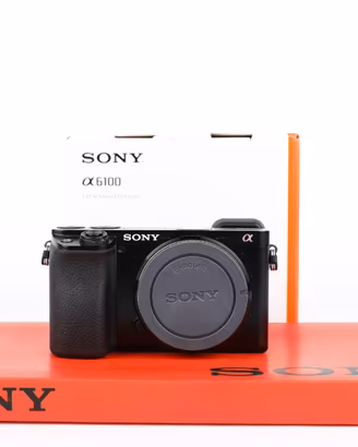 Sony A6100 USATO GARANTITO PER DUE ANNI