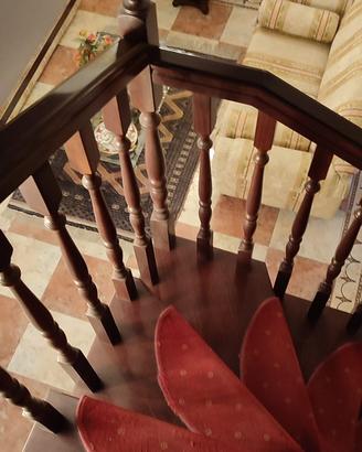 Scala in legno iroko