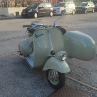 Vespa con sidecar