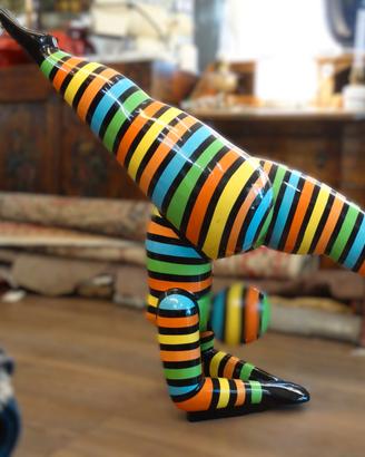 Scultura DONNA ACROBATA di CASA PADRINO