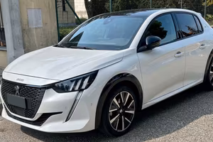 Peugeot 208 GT (Anno 2022)