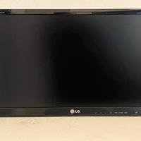 Televisione LG con supporto per muro