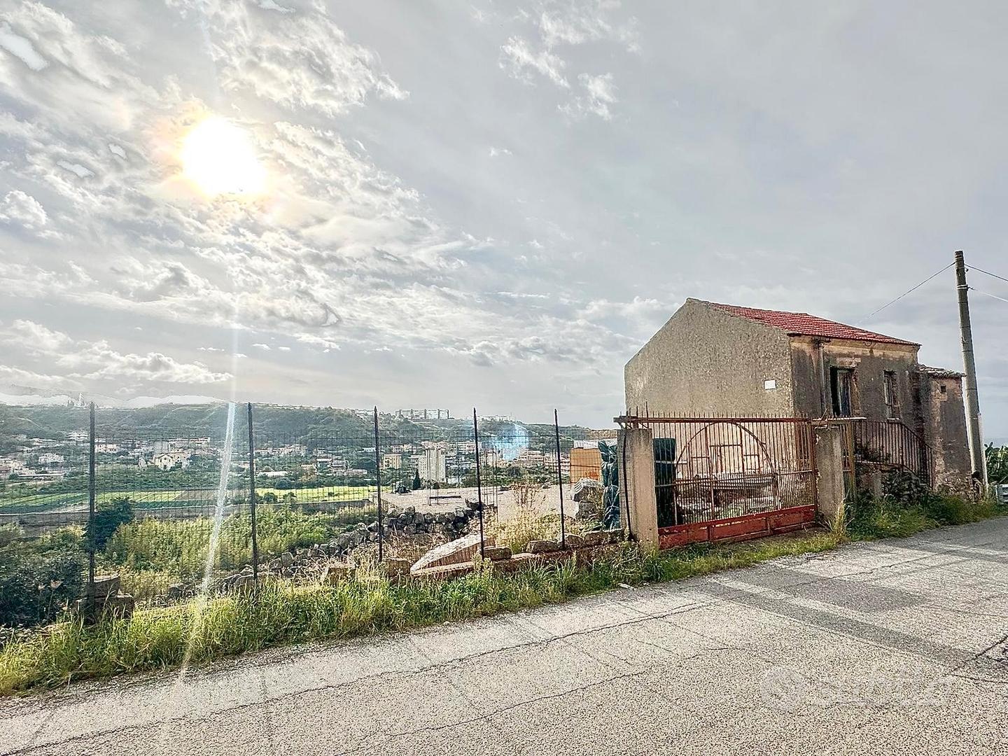 Terreno edificabile con rudere - Vista 2