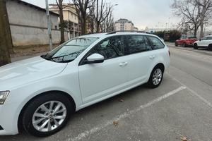 SKODA OCTAVIA S.W. 1,6 D EXECUTIVE - NAVIGATORE