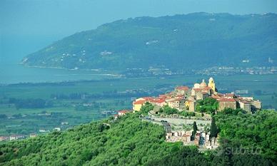 Appartamento esclusivo in borgo medioevale a Luni