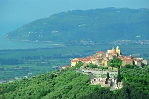 Appartamento esclusivo in borgo medioevale a Luni