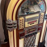 JUKE-BOX