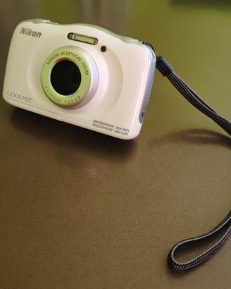 Fotocamera Nikon Coolpix W150 + Scheda SD 32GB 