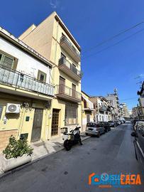 Cruillas/Via Conceria - Quadrivani con terrazzino