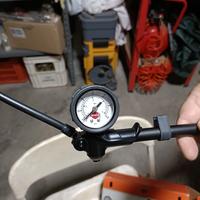 Pompetta per ammortizzatori