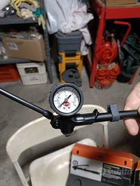 Pompetta per ammortizzatori