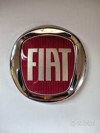 Griglia FIAT 500 con emblema