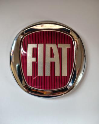Griglia FIAT 500 con emblema