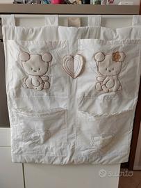 Porta pannolini da muro. 