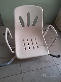 Sedile girevole per vasca