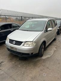 Ricambi Volkswagen Touran 1.6 16V FSI Anno 2005