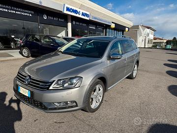 Volkswagen Passat Alltrack 2.0 TDI DSG 4motion Blu