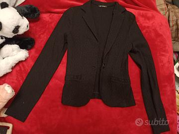 Giacchina nera elasticizzata