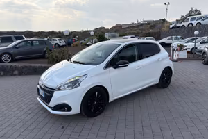 Peugeot 208 PureTech 82 5 porte Allure