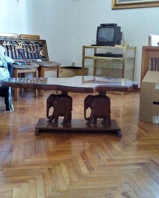 TAVOLINO DA SALOTTO CON  FORMA DELL'AFRICA ANNI 70