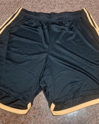 pantaloncini Juventus taglia XL 